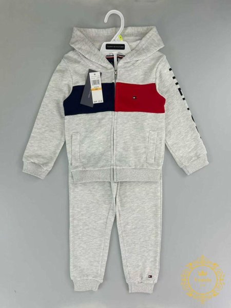 بدله خريفي/ ربيعي Tommy Hilfiger ولادي/ بناتي
